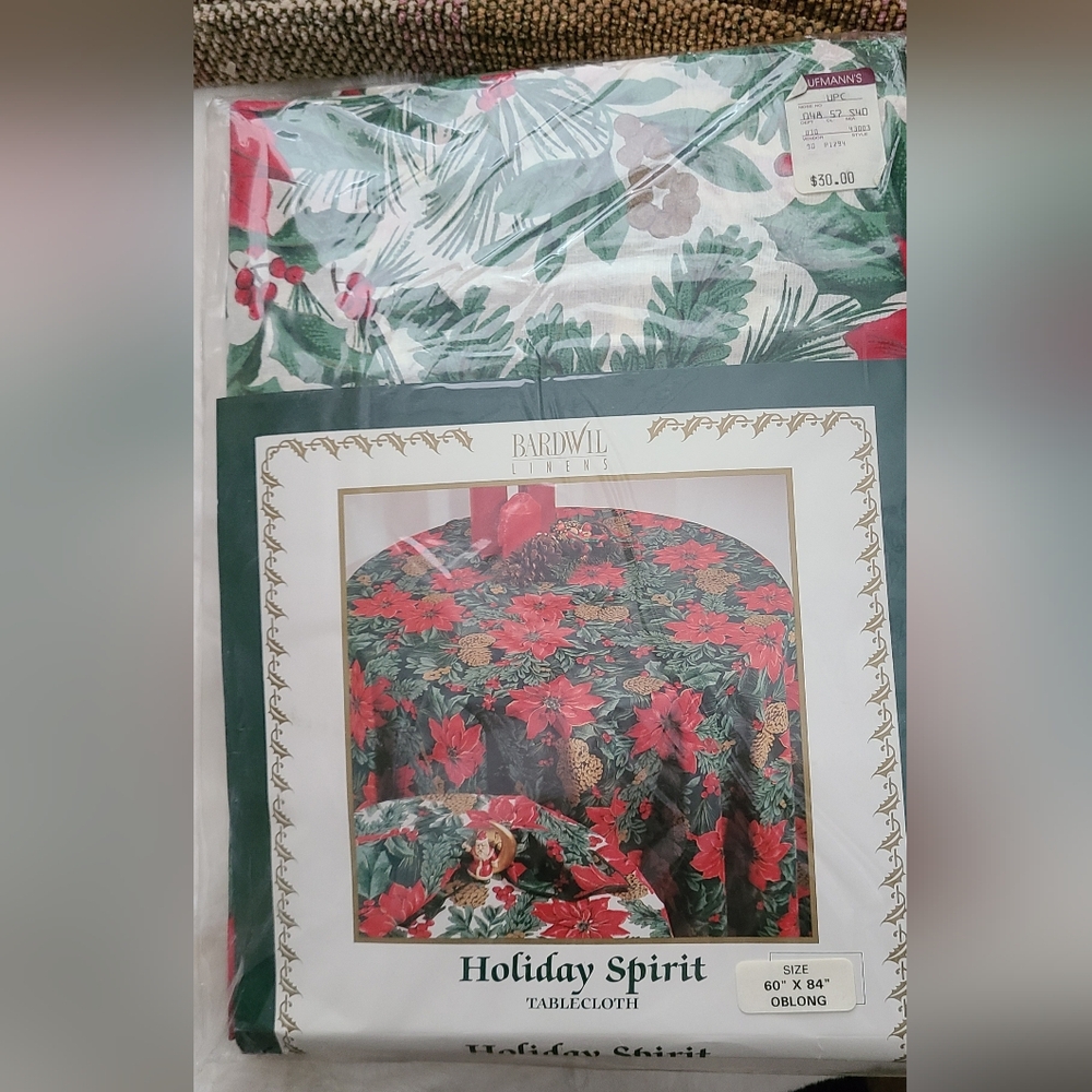 NIB Bardwil Linen Chridtmas Tablecloth  & 8 Linen Napkins-additional.